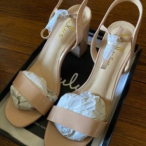 *Brand New* Lulus nude patent leather heels- 8 1/2